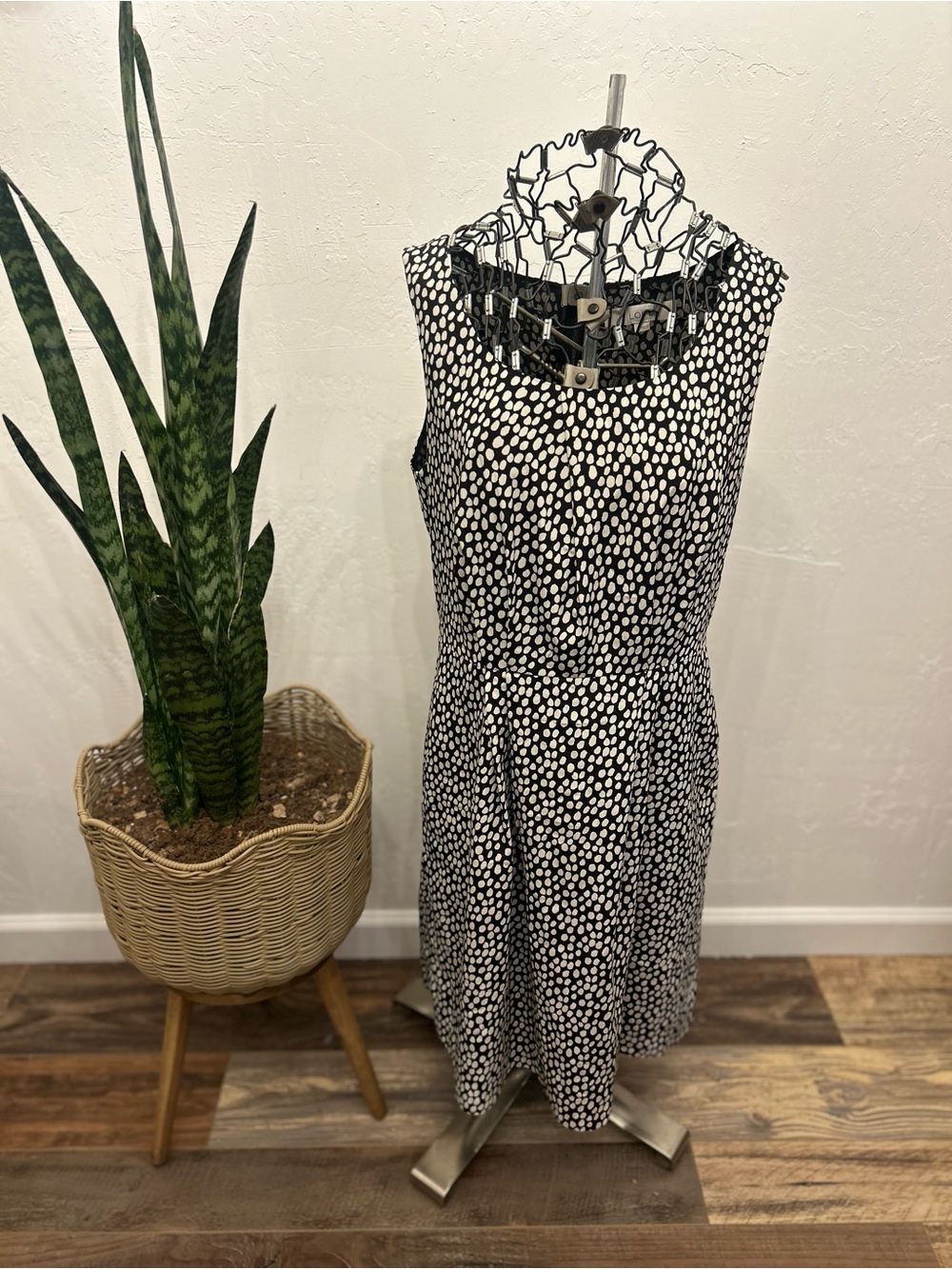 Ann Taylor LOFT Black White Polka Dot Sleeveless Sheath Dress‎ Size 8